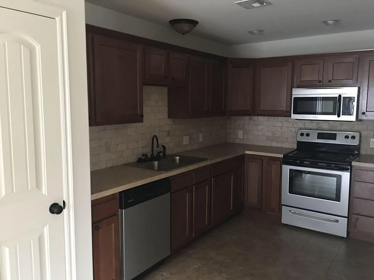 205 N Wortman Ave — Photo 2