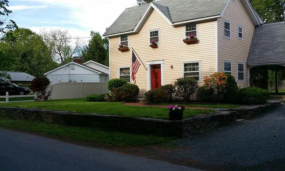 1st image of 5 Sage Hill Ln