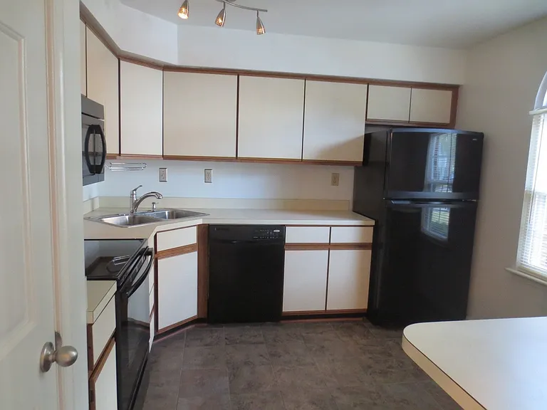 1523 Penrose Arch — Photo 5