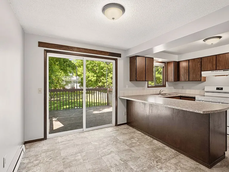 2705 N Robie Ct — Photo 6