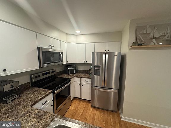 5th image of 34 Queen Anne Way #F