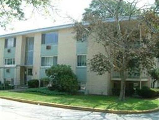 2nd image of 20 Nelson Dr APT 3B