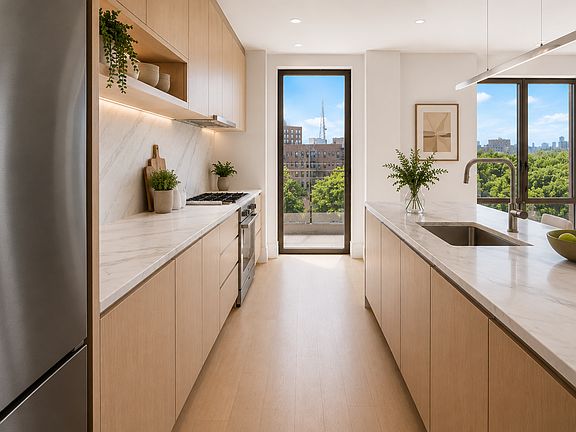 2nd image of 960 Franklin Ave #440