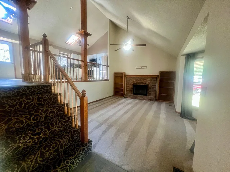 1100 NE Ball Dr — Photo 2