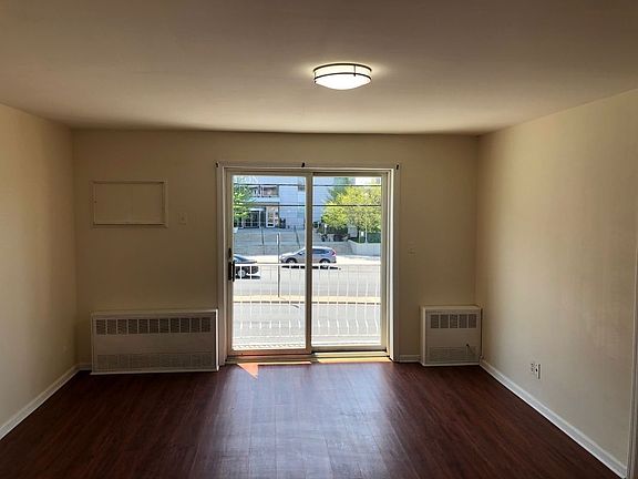 2nd image of 8245 164th St APT 3