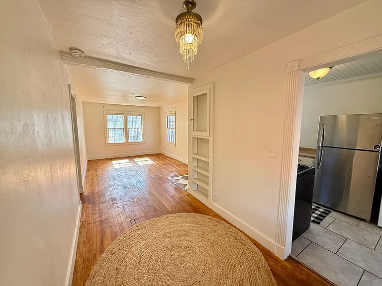 730 S Littler Ave — Photo 6