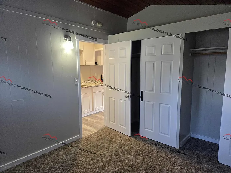 105 Engle Dr — Photo 6