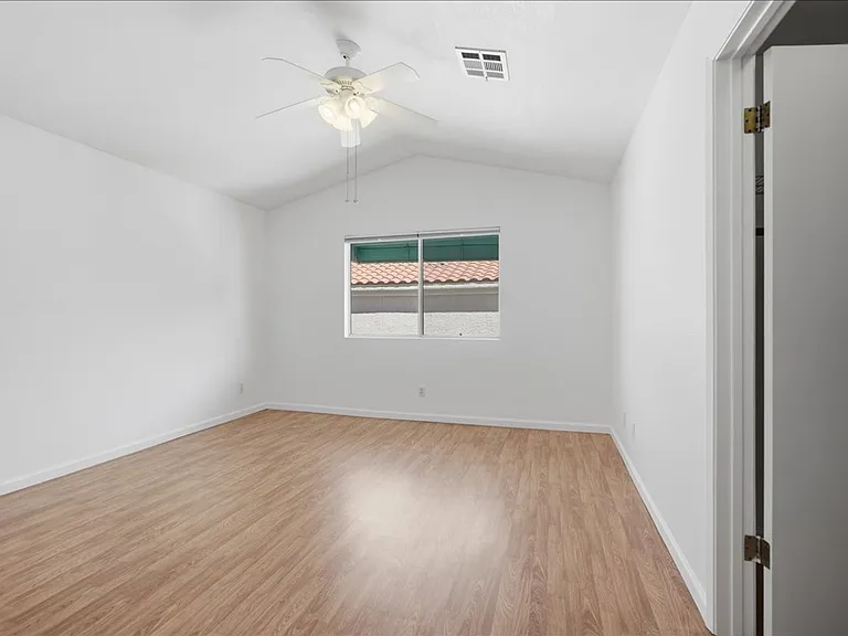 556 Yacht Harbor Dr #202 — Photo 6
