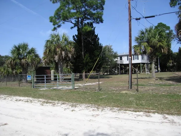 19 SW 468th Ave, Steinhatchee, FL 32359