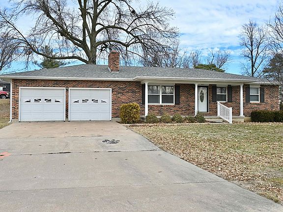 3rd image of 801 Overbrook Dr