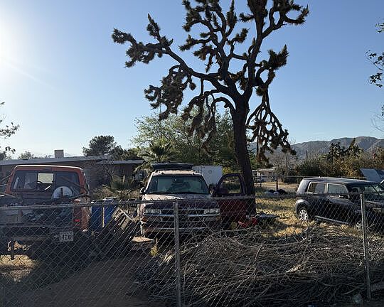 2nd image of 55575 Navajo Trl