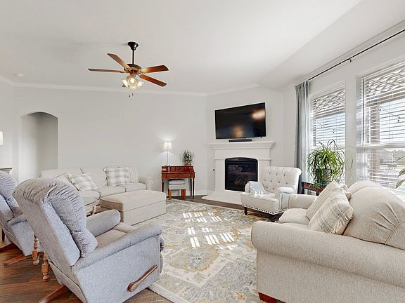 5th image of 4102 Blythe St