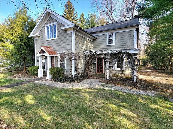 2nd image of 217 E Crain Ave