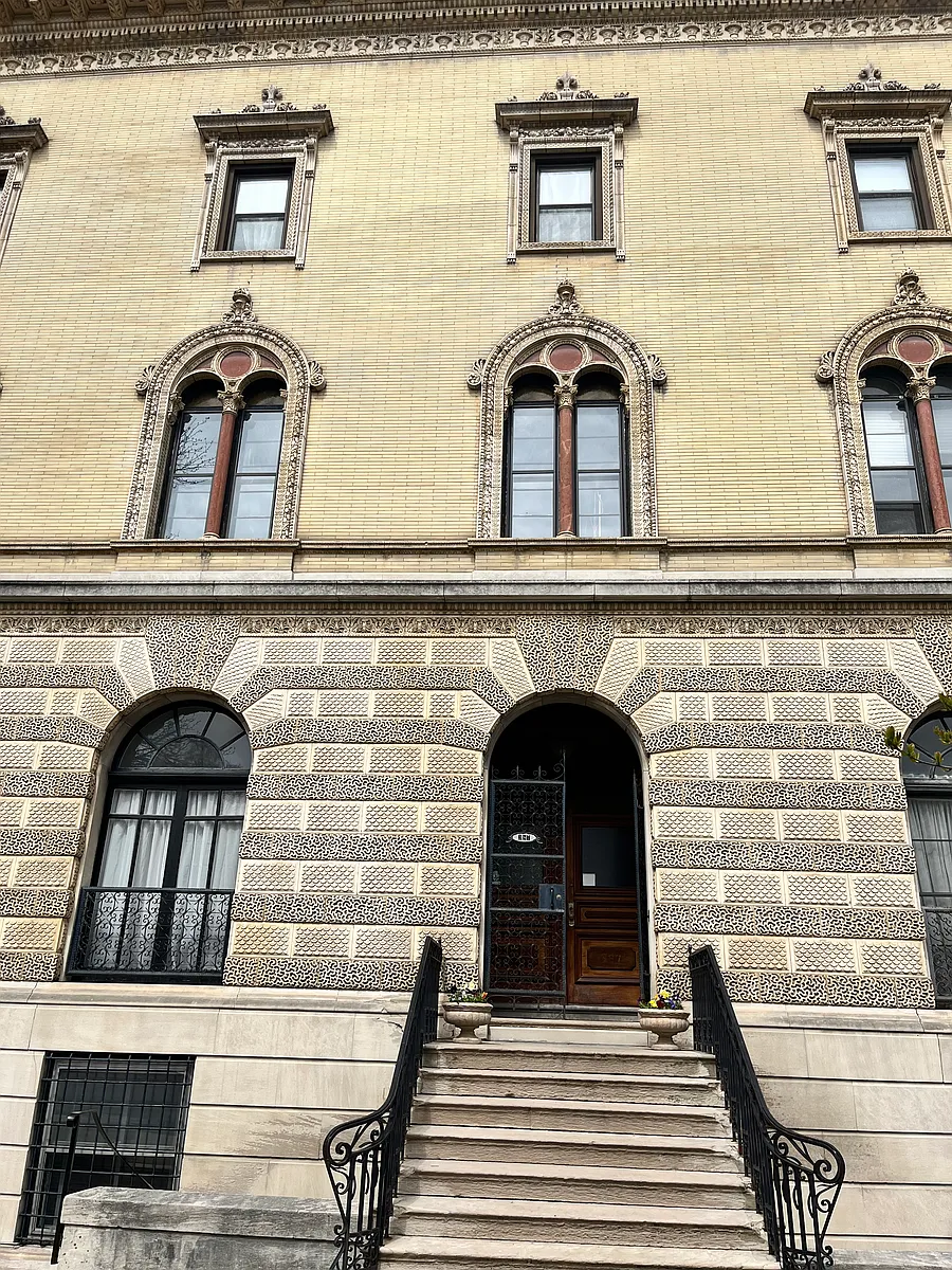 Building Photo - 385 State St #1F