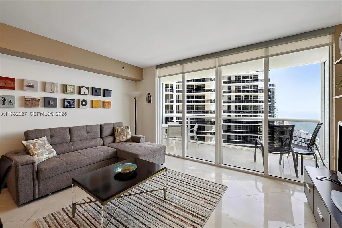 Building Photo - 1830 S Ocean Dr #3909