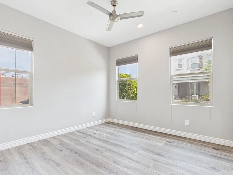 7001 E Portland St — Photo 7
