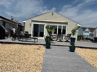2nd image of 3407 Bergen Ave