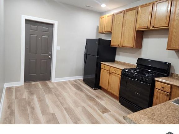 4th image of 3417-19 W Flournoy St #2E