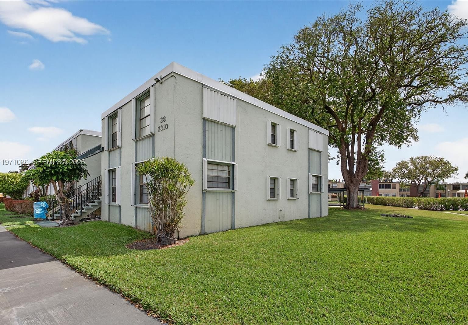 7310 NW 18th St APT 208