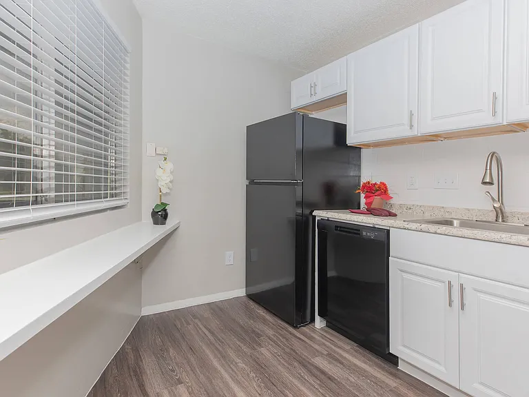 Arbor Trails Apartment Homes — Photo 19