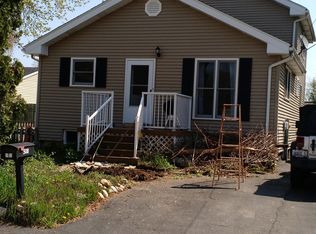 508 Venice Rd, Lakemoor, IL 60051