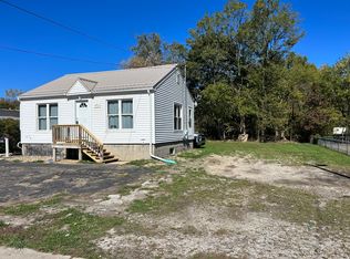 101 1/2 Washington Ave, Ravenna, OH 44266