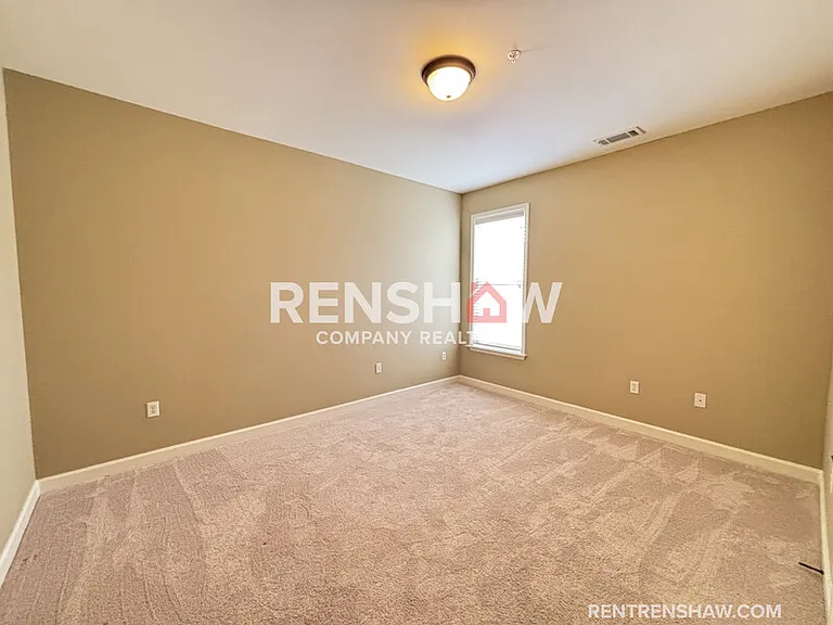 1381 Calumet Farms Dr — Photo 15