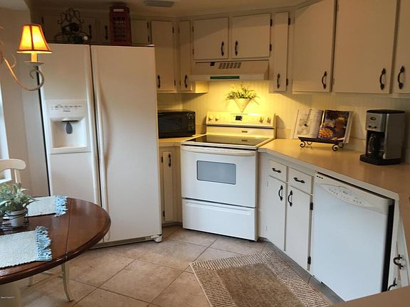 5th image of 910 Wilshire Ct
