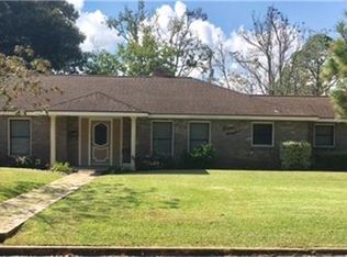 1100 Morningside St, Angleton, TX 77515