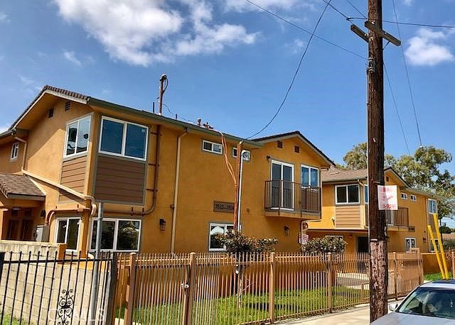 1st image of 3534 W 67th St