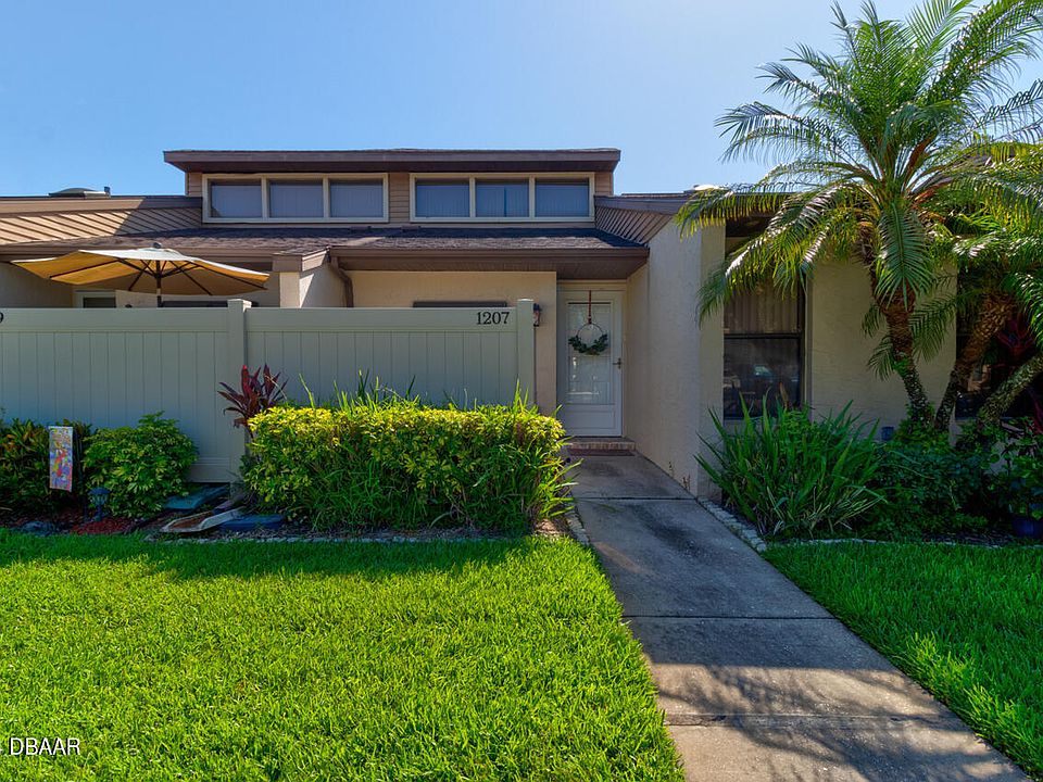 1st image of 1207 Charter Oaks Cir