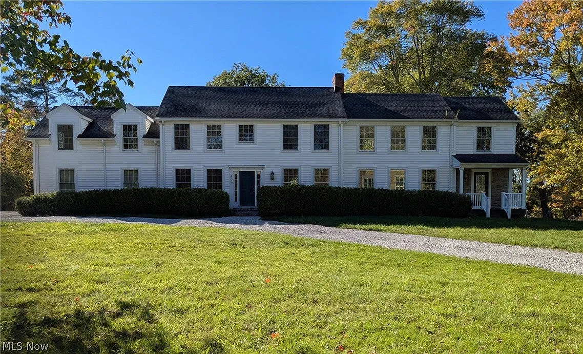 5 bed, 3.5 bath, 3474 sqft, $3,900 — Photo 2