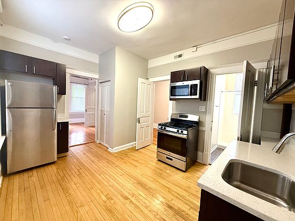 3rd image of 1824 N Paulina St #1R