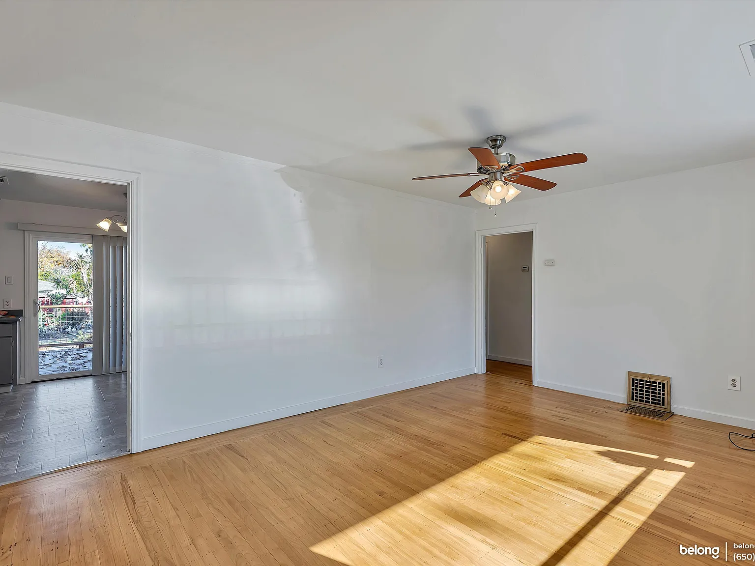 3 bed, 1.0 bath, 1023 sqft, $2,795 — Photo 4