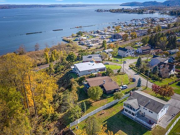 2nd image of 60 Jackson Dr