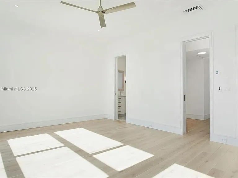 1798X Holiday Ln — Photo 16
