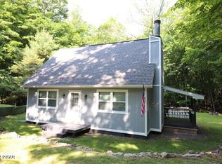 36 Fawn Rd, Hawley, PA 18428