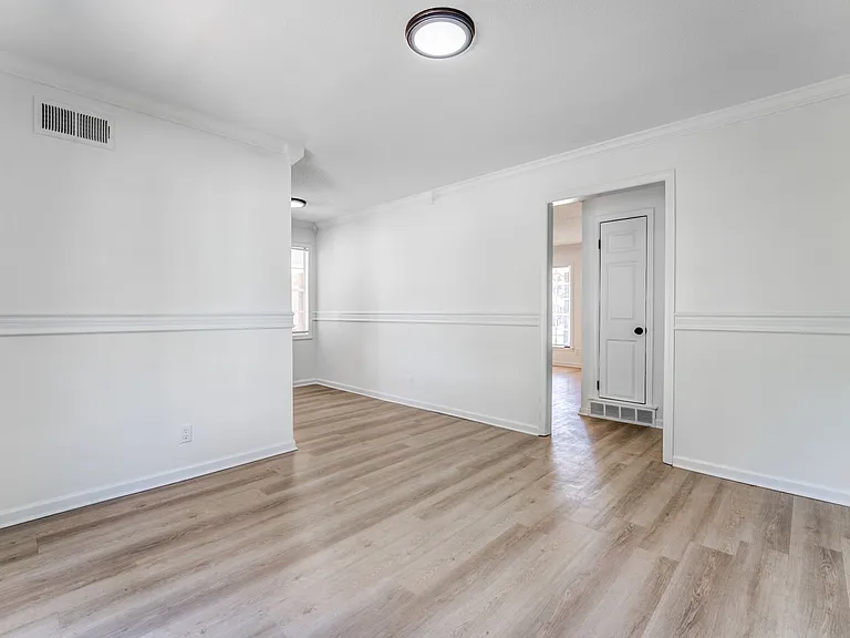 8398 Booneville Dr — Photo 16