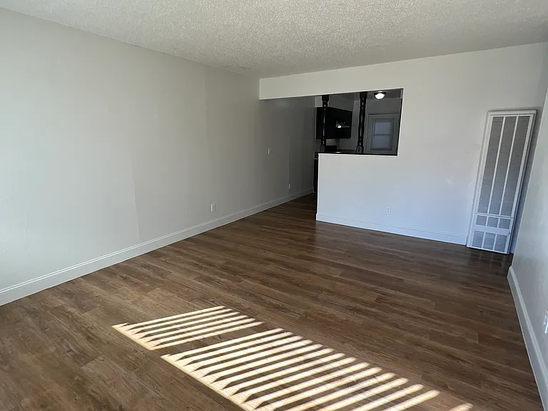 502 Pine St #C — Photo 3