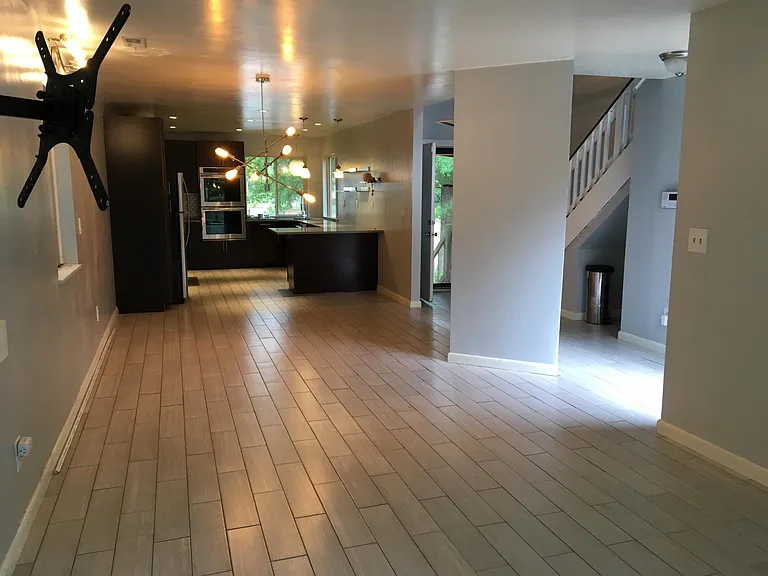 7301 Glenroie Ave — Photo 33