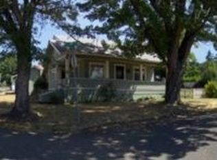 406 Oak St, Oakland, OR 97462