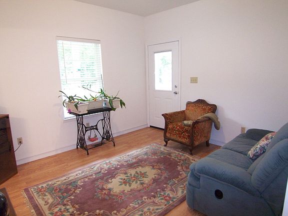 Sitting room in in-law suite