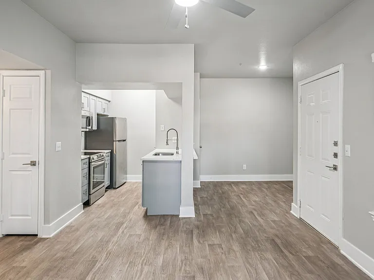 Larkin Apartment Homes — Photo 90
