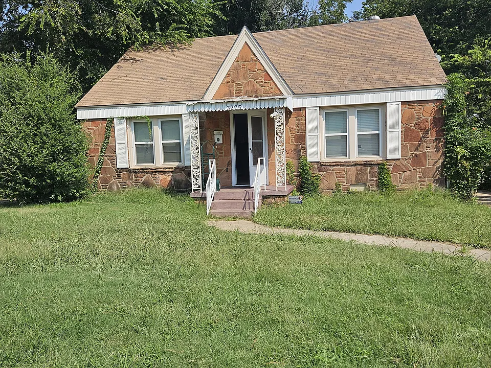 3225 NW 26th St