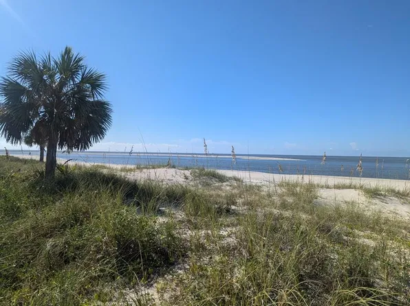 178 Red Bird Ln, Port Saint Joe, FL 32456