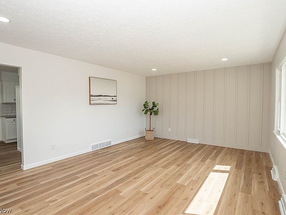 4th image of 781 Leeman Dr