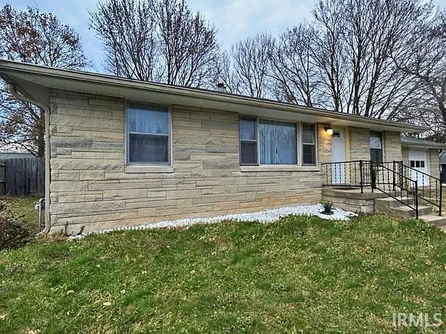 504 W Lois Ln photo 1