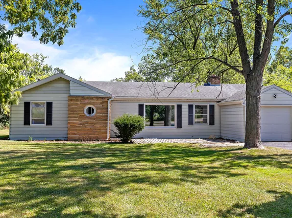 85 Honey Lake Rd, North Barrington, IL 60010