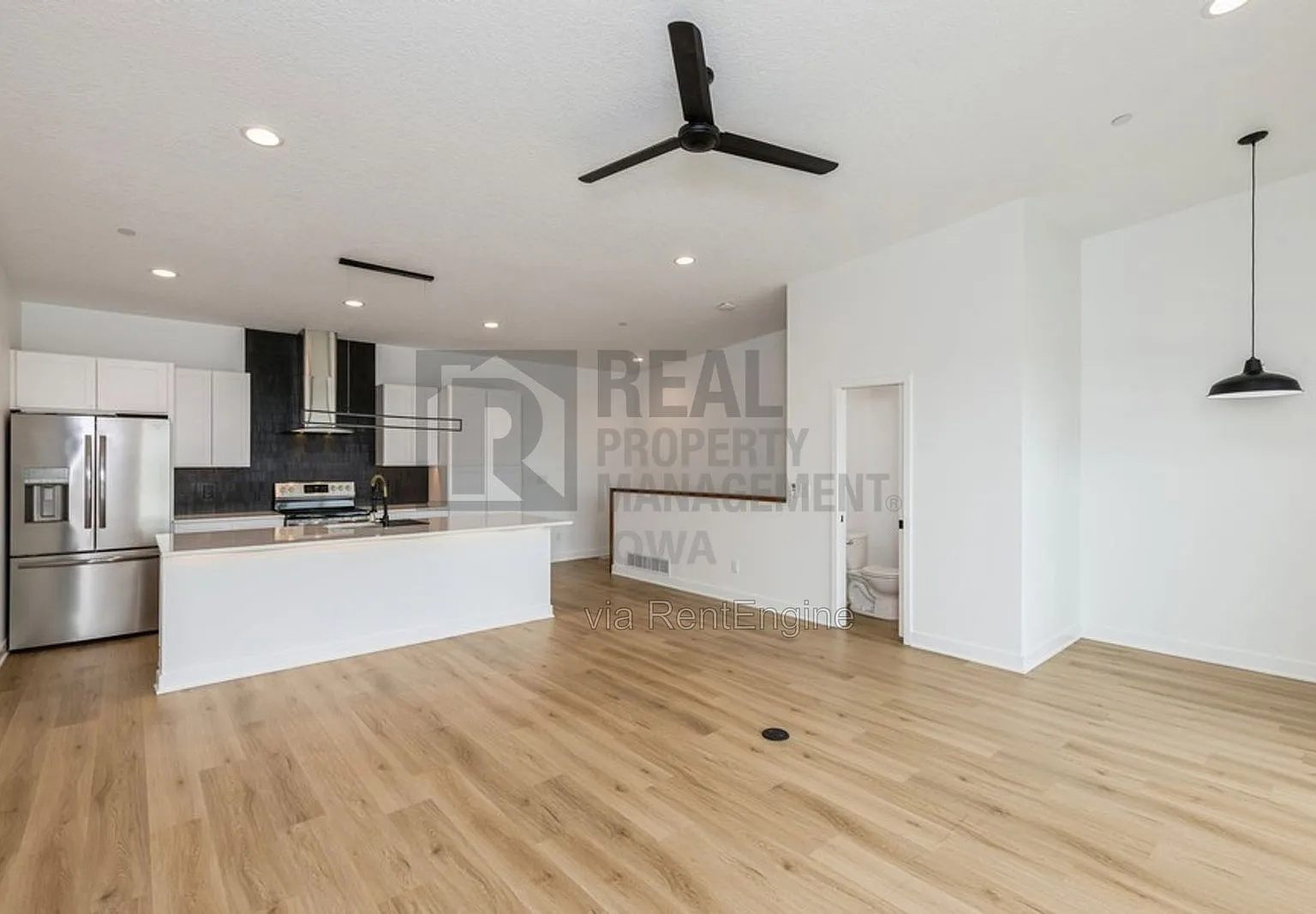 2 bed, 2.5 bath, 1699 sqft, $2,095 — Photo 4