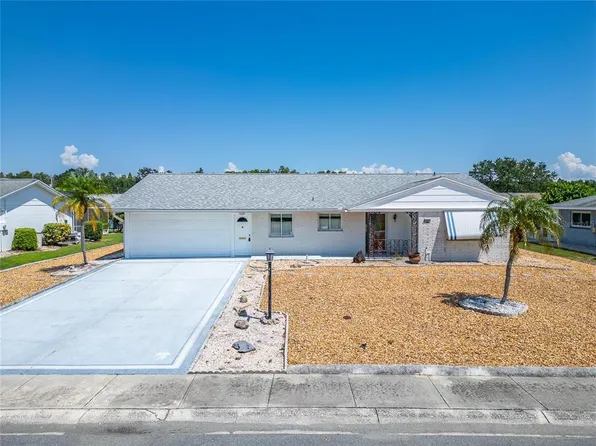 1607 Vincennes Dr, Sun City Center, FL 33573